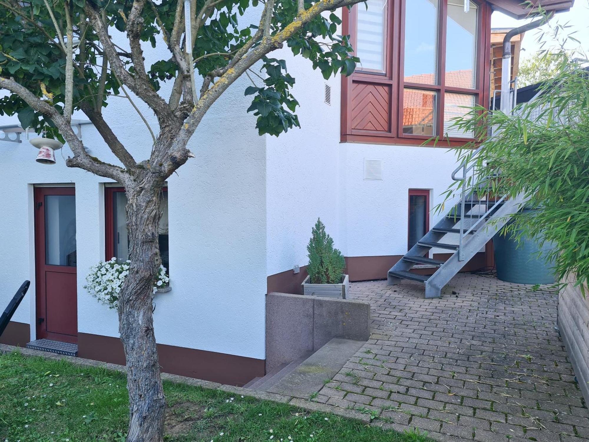 Rote Tuer - Landleben Pur! Apartment